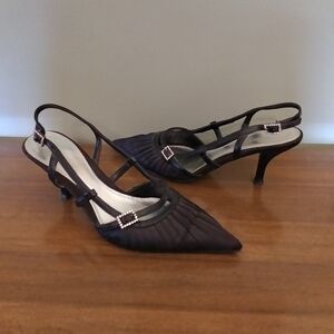 Graceland pointed toe fabric shoe